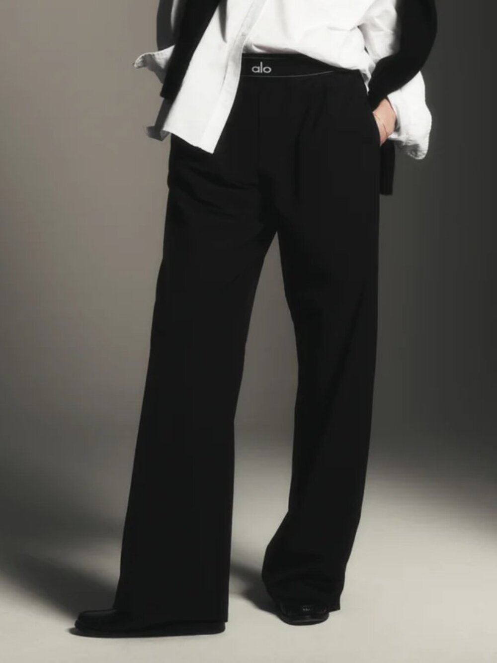 NWT😍ALO Yoga Suit Up Trouser | Wide Leg | Regular 30" Inseam🍷Comfy &Versatile - Picture 9 of 9